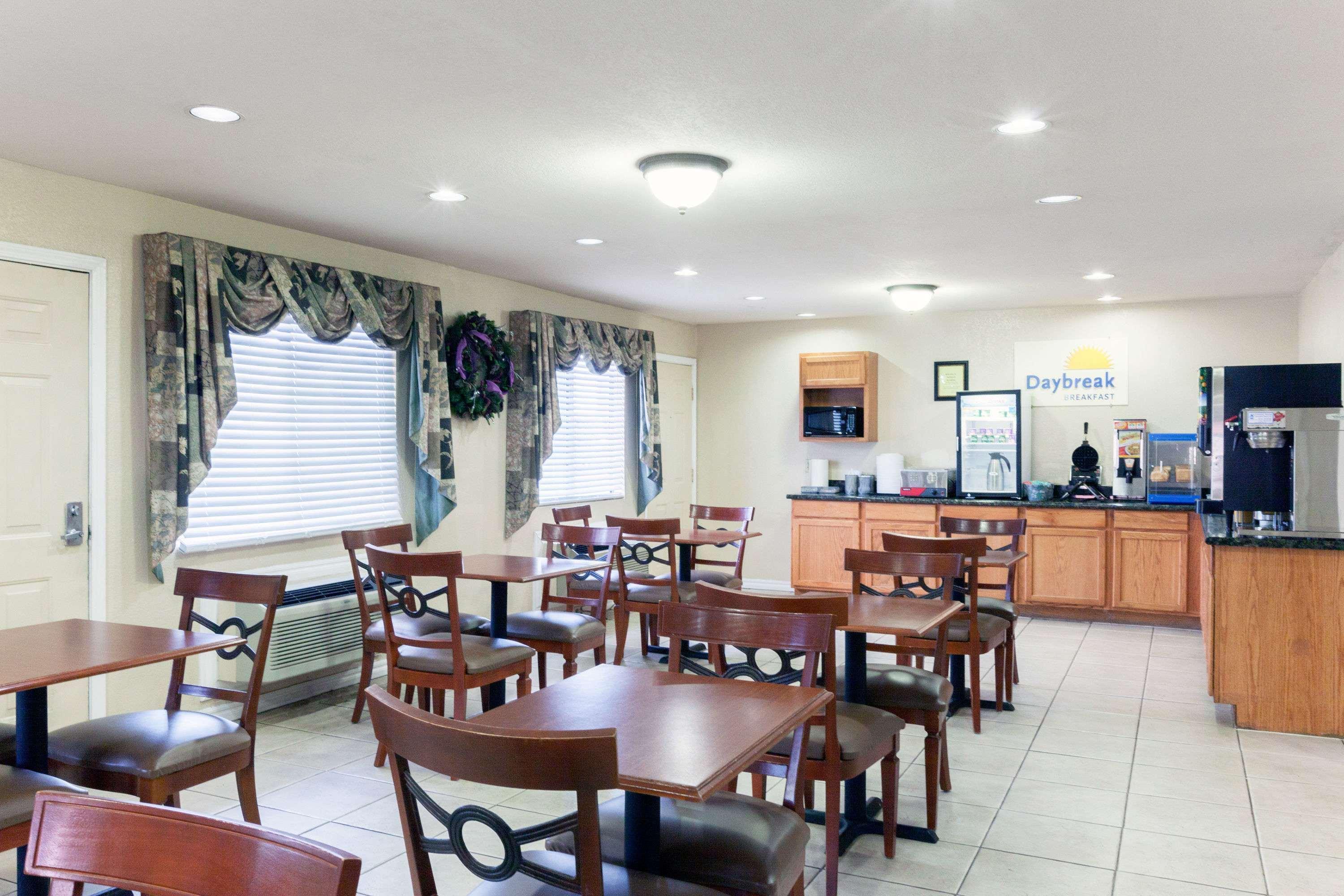 Days Inn Oklahoma City West Luaran gambar